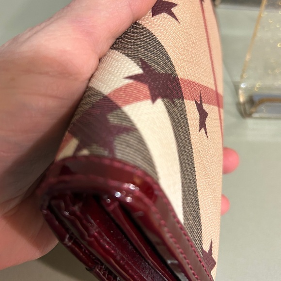 Burberry Rare Super Nova Burgundy Wallet with snap closure - Picture 13 of 16